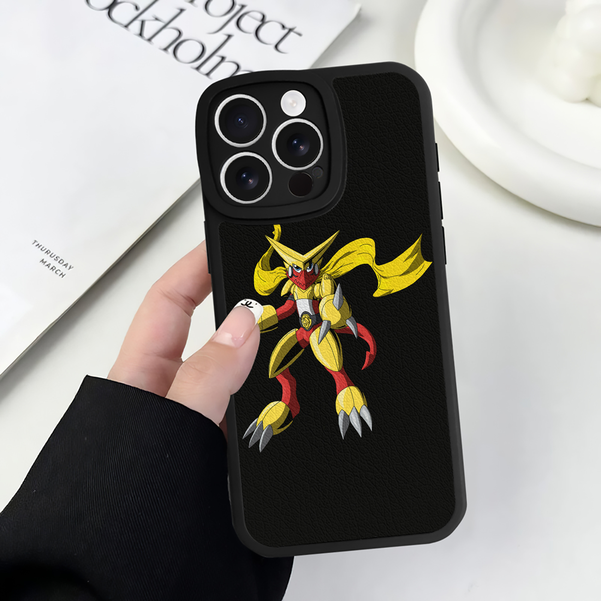 （画像用） Digimon デジタルモンスター/デジモン 【iPhone 16シリーズ対応】シリコンスマホケース（レザー調） 材質：シリコン